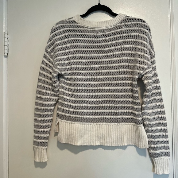 Aeropostale Women’s Sz: XS Striped Open-Knit Crew Neck. Basic Preppy Sweater. - Picture 2 of 11